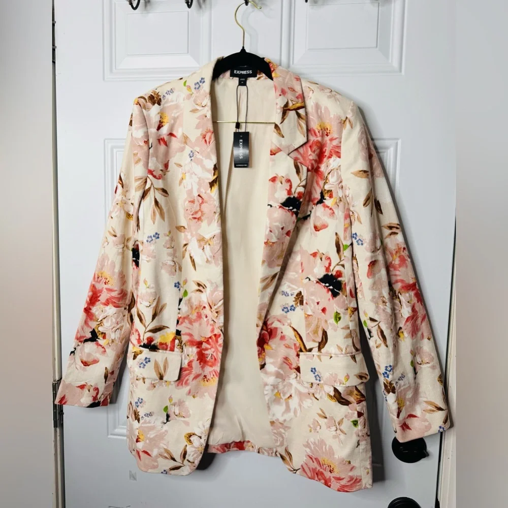 EXPRESS Black,Pink& Cream colors blazer - Picture 4 of 7